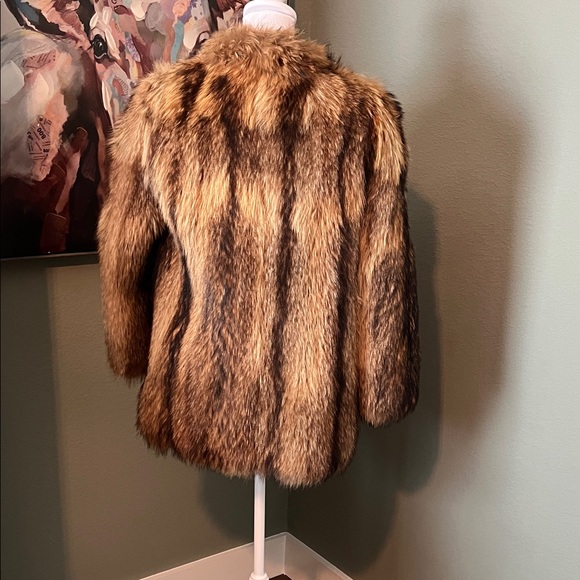 Elegant Raccoon Fur Coat - Picture 5 of 13